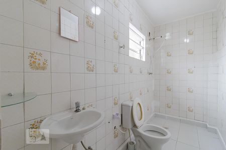 Banheiro de casa para alugar com 1 quarto, 30m² em Vila das Mercês , São Paulo