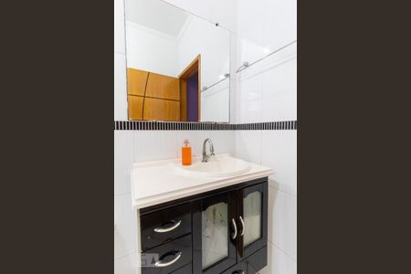 Casa para alugar com 180m², 2 quartos e 1 vaga Casa para alugar com 180m², 2 quartos e 1 vagaBanheiro da Suíte 1