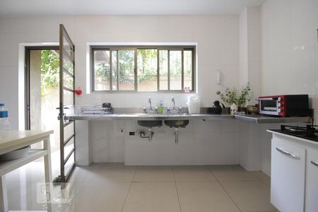 Casa à venda com 500m², 5 quartos e 7 vagasCozinha