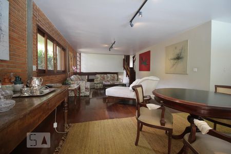 Casa à venda com 500m², 5 quartos e 7 vagasSala