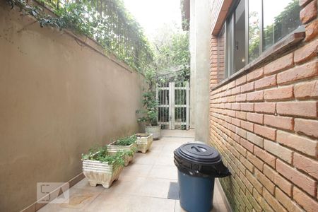 Casa à venda com 500m², 5 quartos e 7 vagasCorredor externo