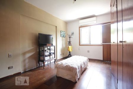 Casa à venda com 500m², 5 quartos e 7 vagasQuarto 2