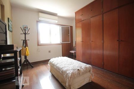 Casa à venda com 500m², 5 quartos e 7 vagasQuarto 2