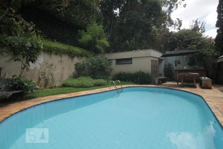 Casa à venda com 500m², 5 quartos e 7 vagasÁrea Externa