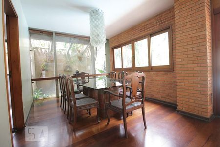 Casa à venda com 500m², 5 quartos e 7 vagasSala