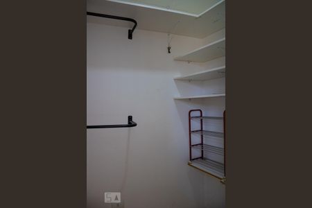 Casa à venda com 270m², 5 quartos e sem vagaCasa 2