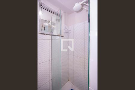 Banheiro de kitnet/studio para alugar com 1 quarto, 26m² em Centro, Niterói
