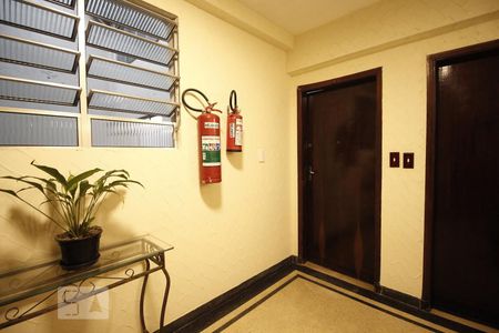 Apartamento à venda com 65m², 2 quartos e sem vagaHall