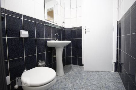 Apartamento à venda com 65m², 2 quartos e sem vagaBanheiro