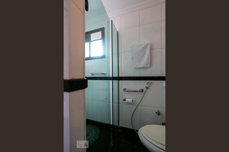 Apartamento à venda com 280m², 4 quartos e 4 vagas Apartamento à venda com 280m², 4 quartos e 4 vagasBanheiro da Suíte 1