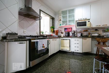 Apartamento à venda com 280m², 4 quartos e 4 vagas Apartamento à venda com 280m², 4 quartos e 4 vagasCozinha