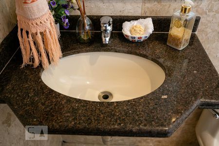 Apartamento à venda com 280m², 4 quartos e 4 vagas Apartamento à venda com 280m², 4 quartos e 4 vagasLavabo