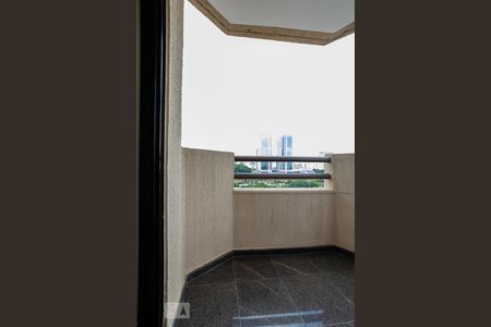 Apartamento à venda com 280m², 4 quartos e 4 vagas Apartamento à venda com 280m², 4 quartos e 4 vagasVaranda da da Suíte 1