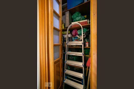 Apartamento à venda com 280m², 4 quartos e 4 vagas Apartamento à venda com 280m², 4 quartos e 4 vagasDespensa 2