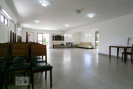 Apartamento à venda com 280m², 4 quartos e 4 vagas Apartamento à venda com 280m², 4 quartos e 4 vagasÁrea Comum - Salão de Festas