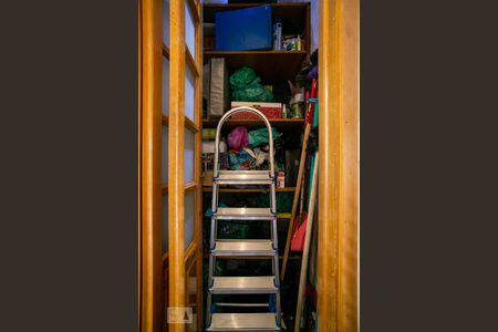 Apartamento à venda com 280m², 4 quartos e 4 vagas Apartamento à venda com 280m², 4 quartos e 4 vagasDespensa 2