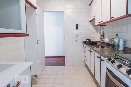Apartamento à venda com 90m², 3 quartos e 2 vagasCozinha