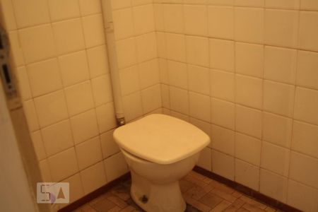 Casa à venda com 153m², 3 quartos e 2 vagas Casa à venda com 153m², 3 quartos e 2 vagasBanheiro de Serviço