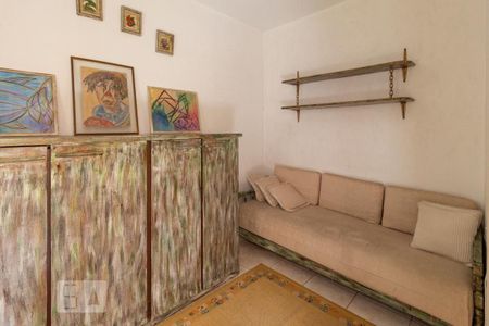 Casa à venda com 220m², 3 quartos e 3 vagas Casa à venda com 220m², 3 quartos e 3 vagasQuarto de Serviço