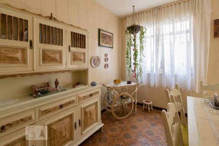 Casa à venda com 220m², 3 quartos e 3 vagas Casa à venda com 220m², 3 quartos e 3 vagasSala de Jantar