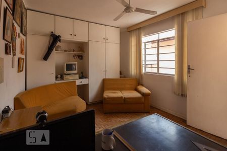 Casa à venda com 220m², 3 quartos e 3 vagas Casa à venda com 220m², 3 quartos e 3 vagasEdícula