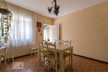 Casa à venda com 220m², 3 quartos e 3 vagas Casa à venda com 220m², 3 quartos e 3 vagasSala de Jantar