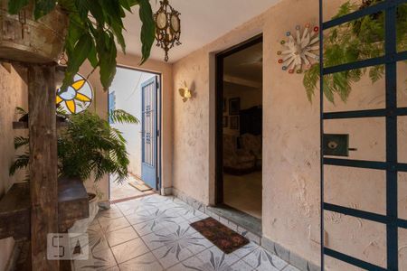 Casa à venda com 220m², 3 quartos e 3 vagas Casa à venda com 220m², 3 quartos e 3 vagasCorredor