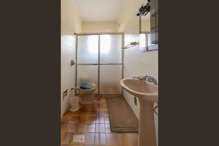 Casa à venda com 220m², 3 quartos e 3 vagas Casa à venda com 220m², 3 quartos e 3 vagasBanheiro do Quarto 1