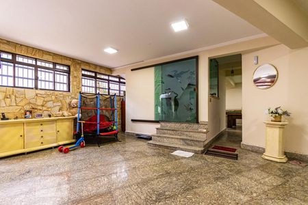 Casa à venda com 580m², 3 quartos e 8 vagasAcesso garagem 