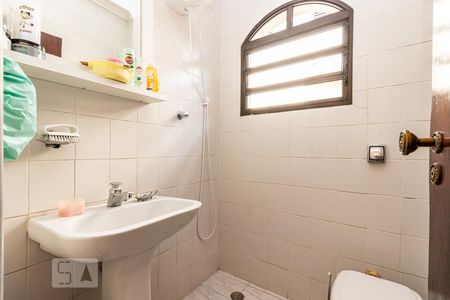 Casa à venda com 580m², 3 quartos e 8 vagasBanheiro de serviço 