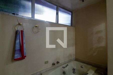 Banheiro de casa à venda com 5 quartos, 325m² em Cidade Monções, São Paulo