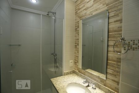 Banheiro de kitnet/studio para alugar com 1 quarto, 34m² em Bela Vista, São Paulo