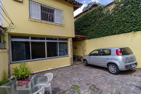 Casa à venda com 170m², 4 quartos e 2 vagasGaragem