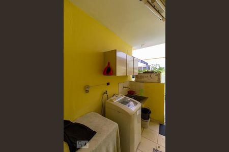 Casa à venda com 170m², 4 quartos e 2 vagasÁrea de Serviço