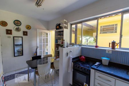 Casa à venda com 170m², 4 quartos e 2 vagasCozinha