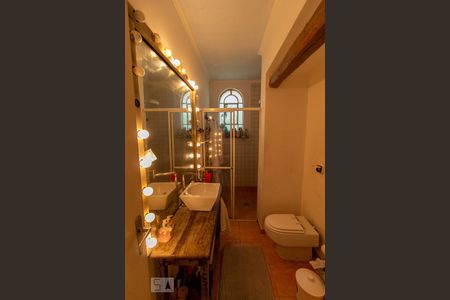 Casa à venda com 170m², 4 quartos e 2 vagasBanheiro