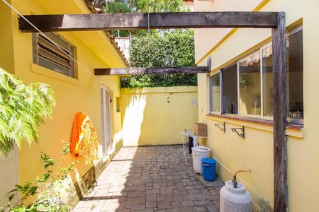Casa à venda com 170m², 4 quartos e 2 vagasQuintal