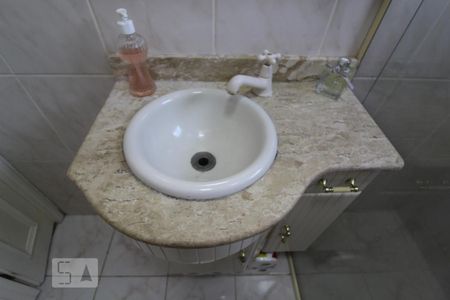 Casa à venda com 380m², 3 quartos e 2 vagasBanheiro suite 2 pia