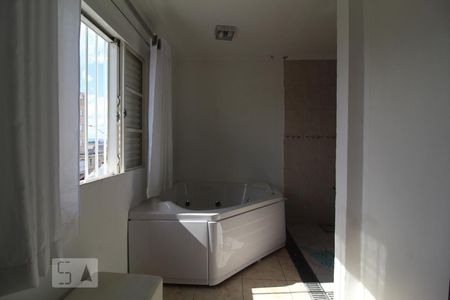 Casa à venda com 380m², 3 quartos e 2 vagasBanheiro suite 1 