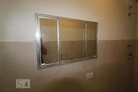 Casa à venda com 380m², 3 quartos e 2 vagasBanheiro salão de festa espelho