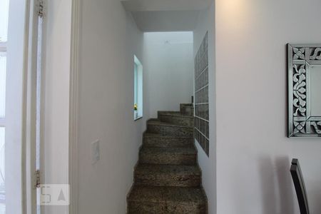 Acesso p/ os quartos de casa à venda com 3 quartos, 380m² em Cerâmica, São Caetano do Sul