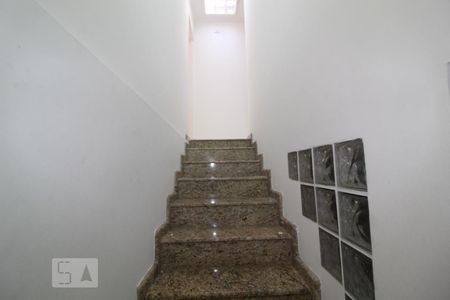 Acesso p/ os quartos de casa à venda com 3 quartos, 380m² em Cerâmica, São Caetano do Sul
