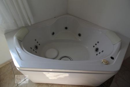 Casa à venda com 380m², 3 quartos e 2 vagasBanheiro suite 1 Hidro