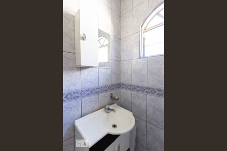 Casa à venda com 200m², 2 quartos e 1 vaga