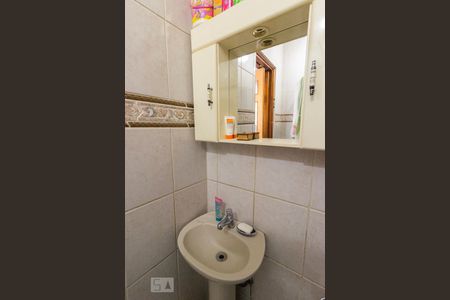 Casa à venda com 150m², 2 quartos e 1 vaga Casa à venda com 150m², 2 quartos e 1 vagaBanheiro de Serviço