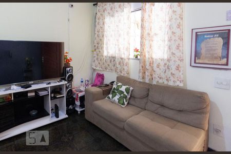 Sala de casa à venda com 2 quartos, 150m² em Jardim das Laranjeiras, São Paulo