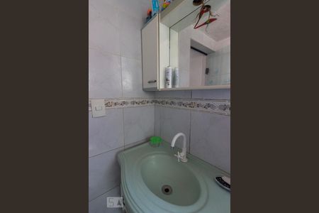 Casa à venda com 150m², 2 quartos e 1 vaga Casa à venda com 150m², 2 quartos e 1 vagaBanheiro