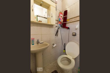 Casa à venda com 150m², 2 quartos e 1 vaga Casa à venda com 150m², 2 quartos e 1 vagaBanheiro de Serviço