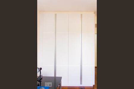 Apartamento à venda com 150m², 4 quartos e 2 vagas Apartamento à venda com 150m², 4 quartos e 2 vagasQuarto 4 - Armários