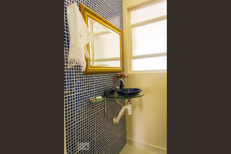 Apartamento à venda com 150m², 4 quartos e 2 vagas Apartamento à venda com 150m², 4 quartos e 2 vagasLavabo